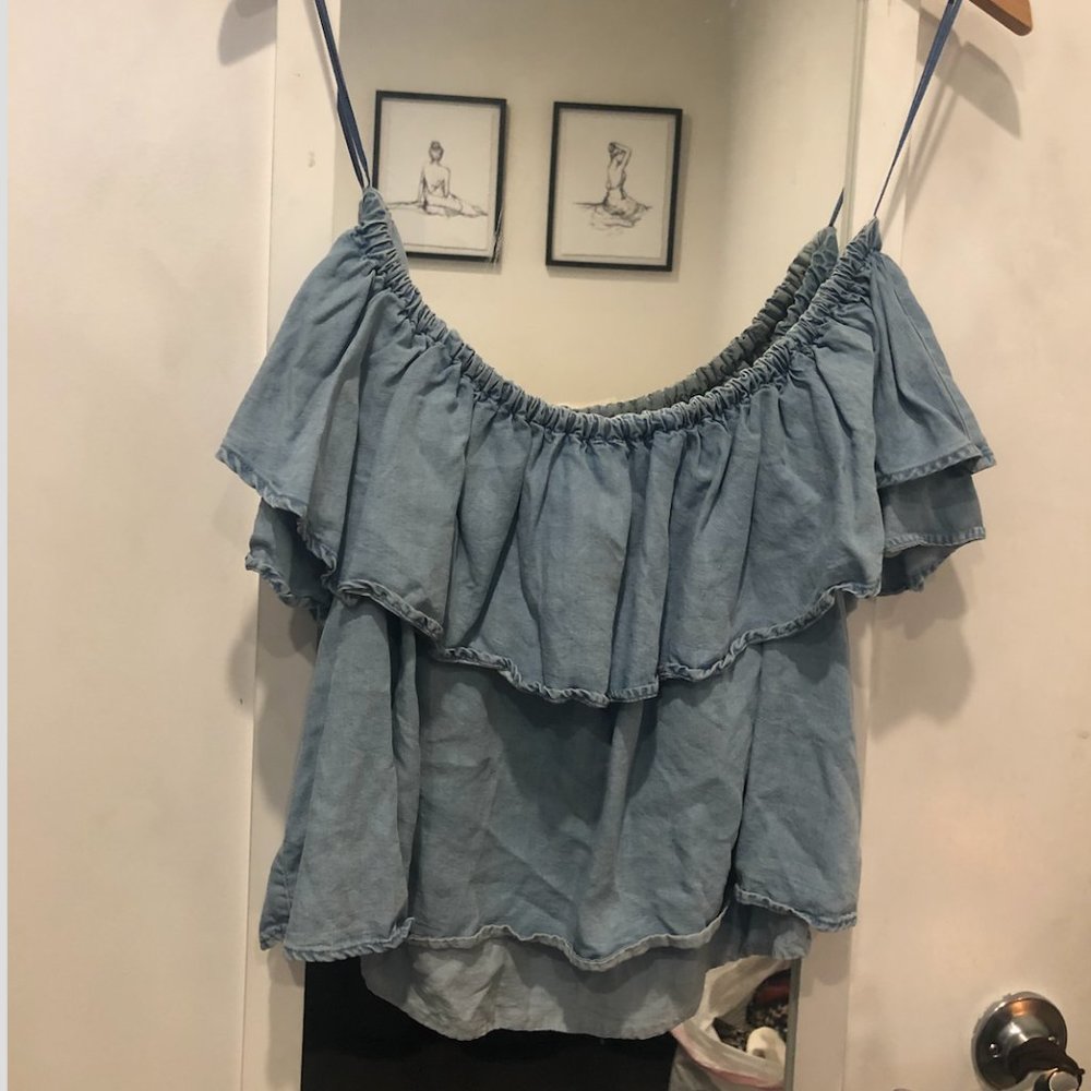 Ruffled Strapless Top